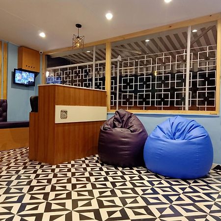 Stay Villa Hostel For Male And Female Мумбаї Екстер'єр фото