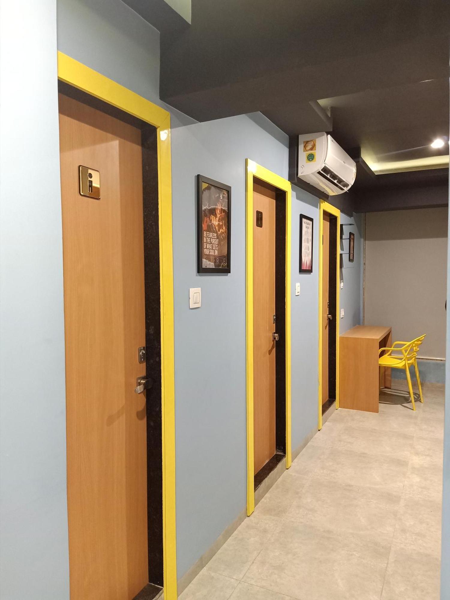 Stay Villa Hostel For Male And Female Мумбаї Екстер'єр фото