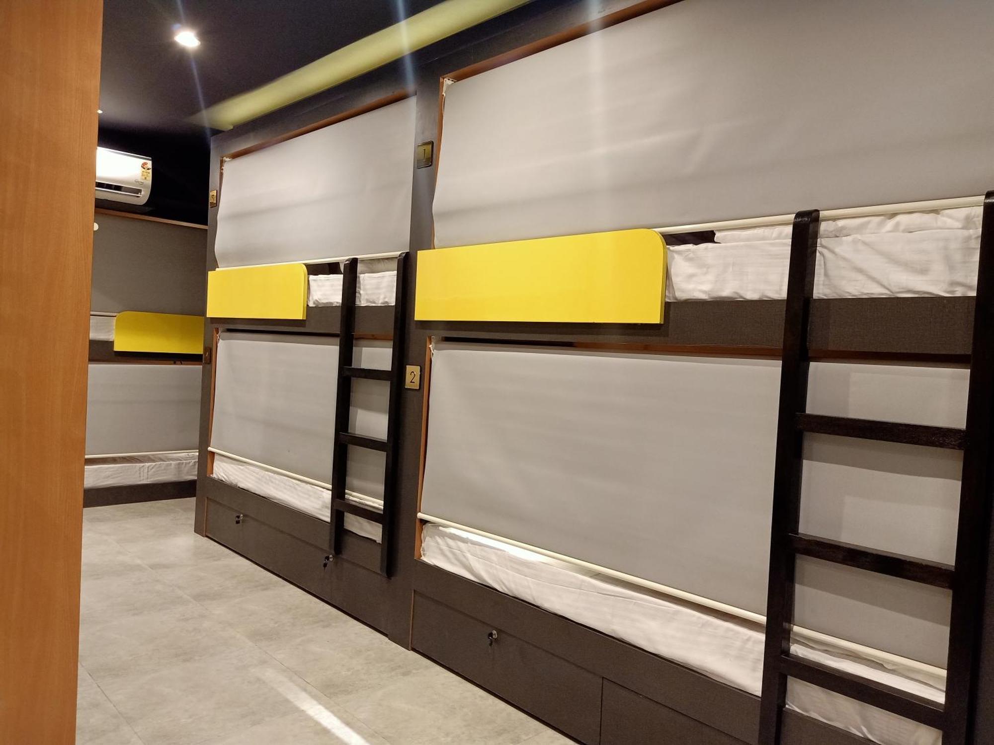 Stay Villa Hostel For Male And Female Мумбаї Екстер'єр фото