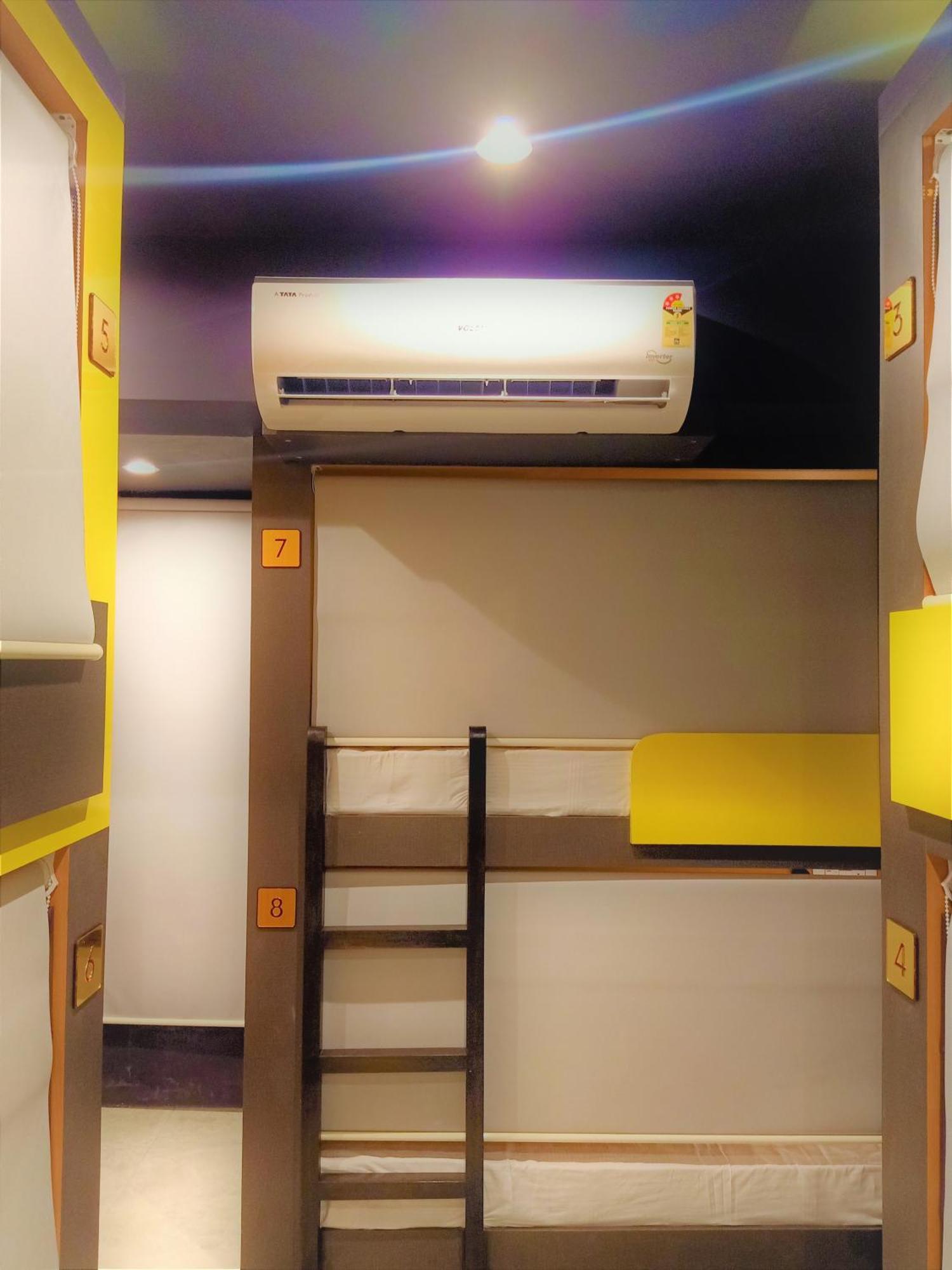 Stay Villa Hostel For Male And Female Мумбаї Екстер'єр фото