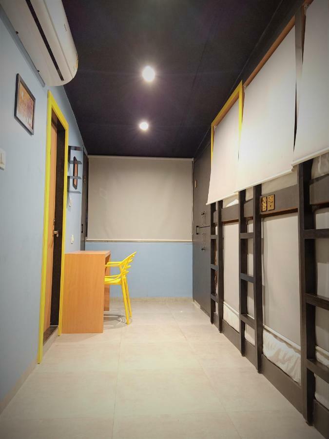Stay Villa Hostel For Male And Female Мумбаї Екстер'єр фото