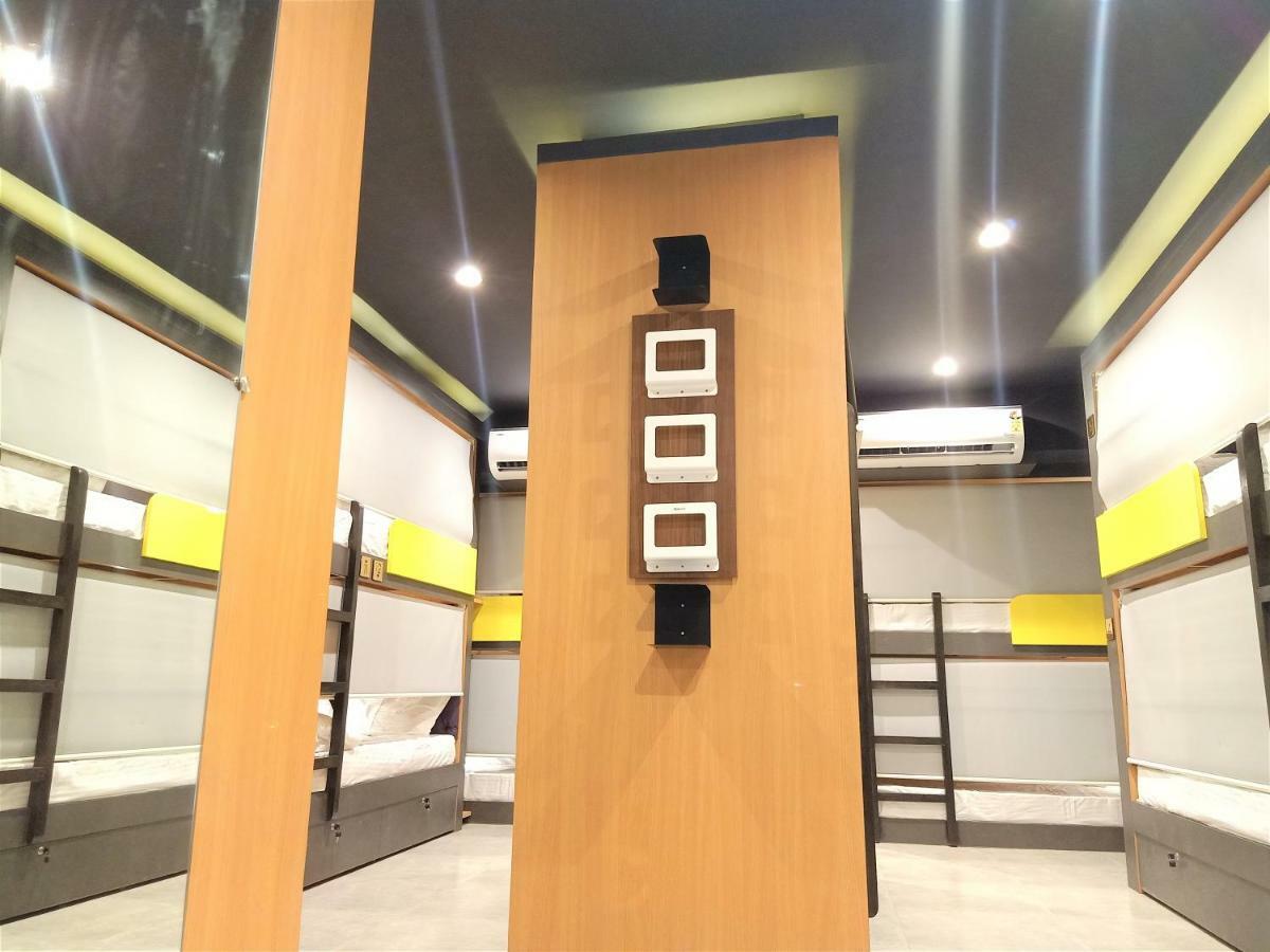 Stay Villa Hostel For Male And Female Мумбаї Екстер'єр фото