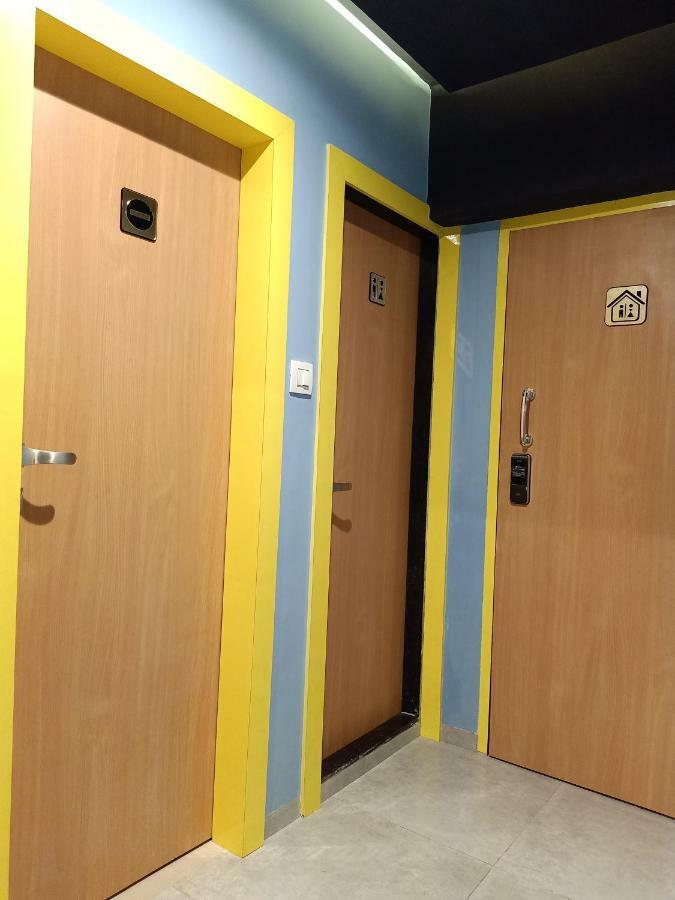 Stay Villa Hostel For Male And Female Мумбаї Екстер'єр фото