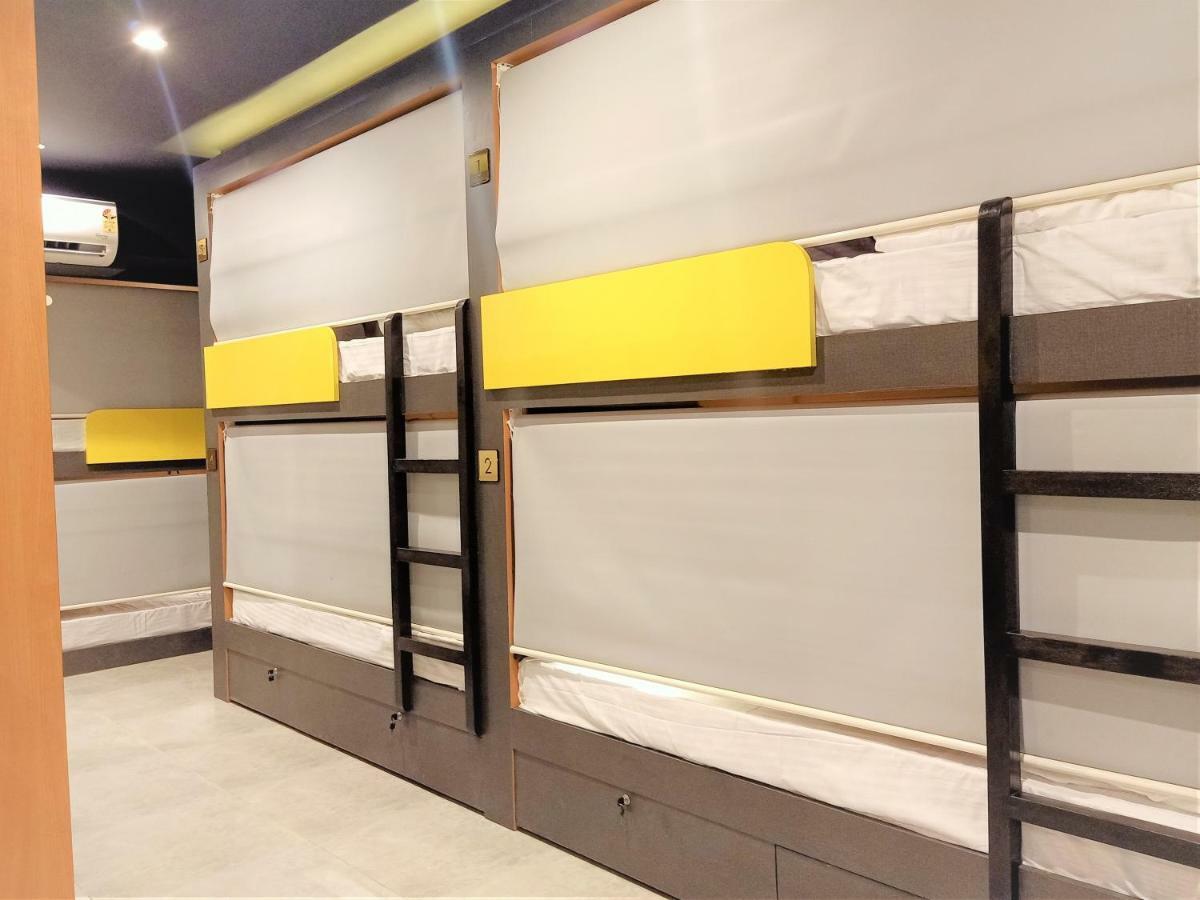 Stay Villa Hostel For Male And Female Мумбаї Екстер'єр фото