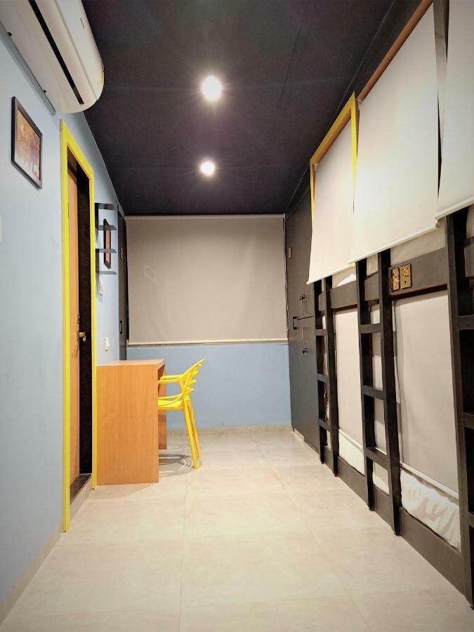 Stay Villa Hostel For Male And Female Мумбаї Екстер'єр фото