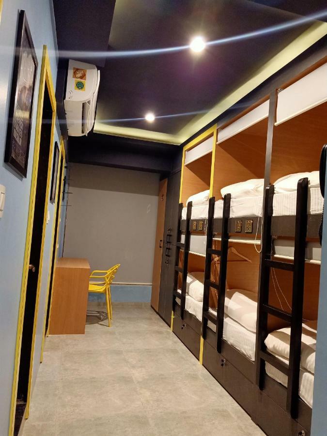 Stay Villa Hostel For Male And Female Мумбаї Екстер'єр фото